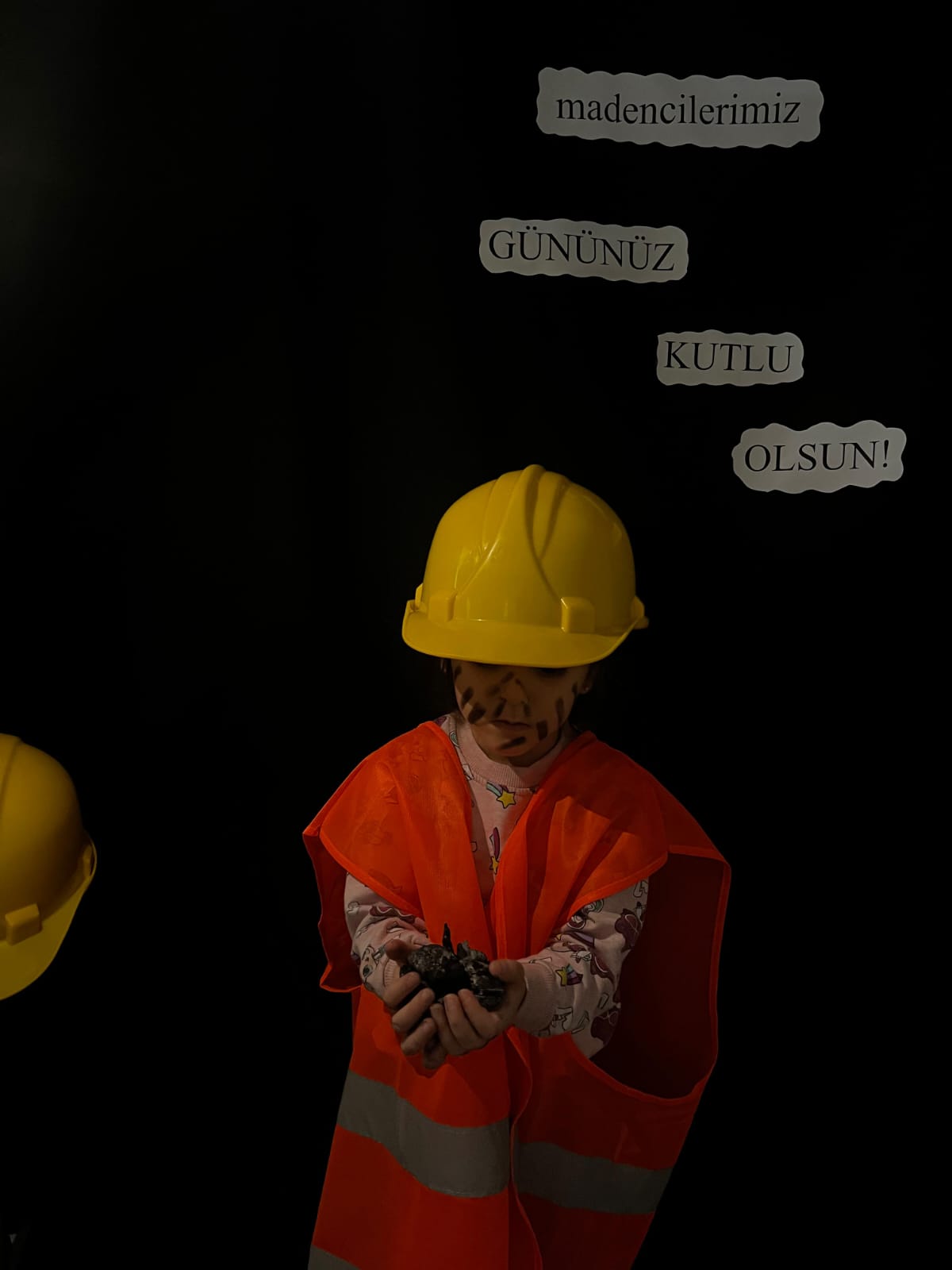 Dünya Madenciler Günü Kutlu Olsun