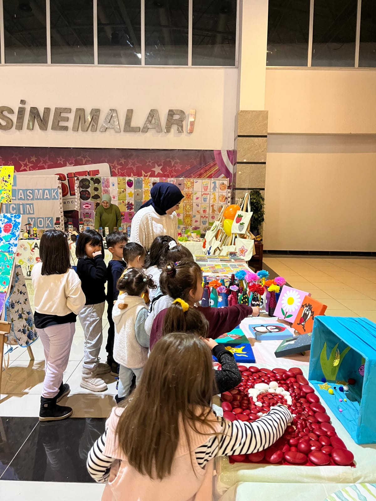 Resim Sergisine Ziyaret